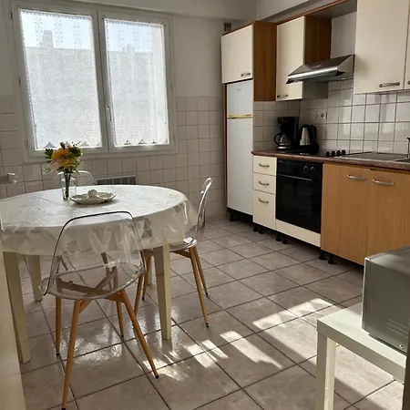 Plein Centre De 60m2 *